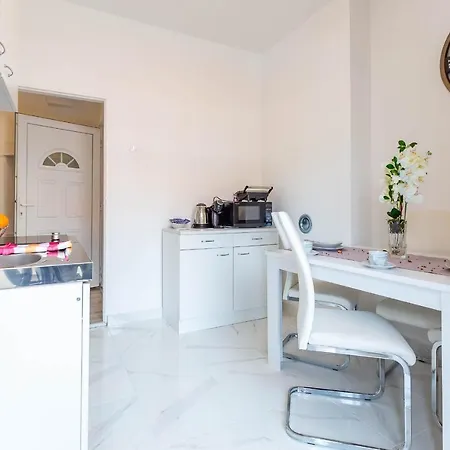 Viktorija 1br شقة *