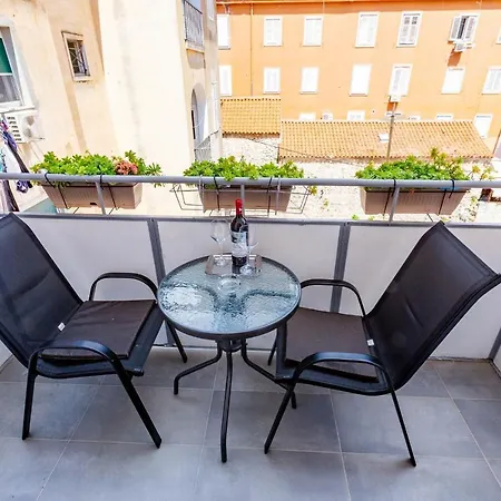 Viktorija 1br زادار